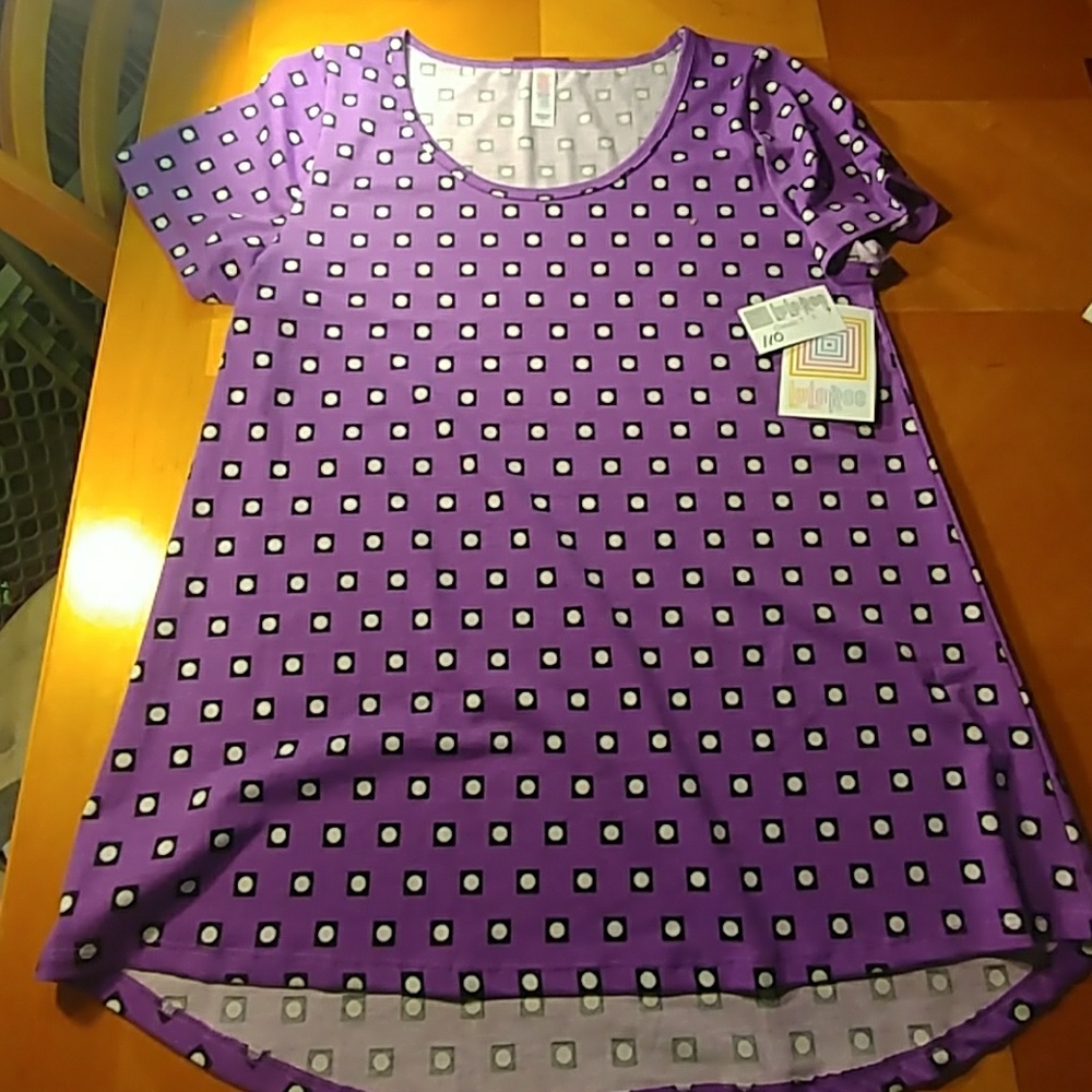 ❇FINAL PRICE❇ LulaRoe S Classic T